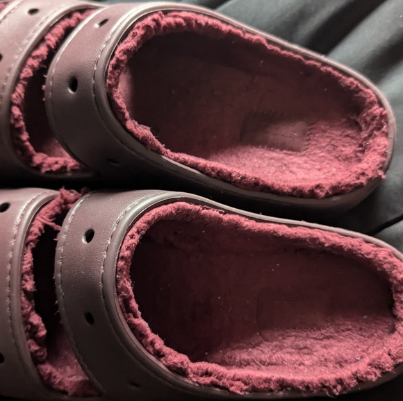 Cozzzy Croc Sandals - Picture 4 of 5